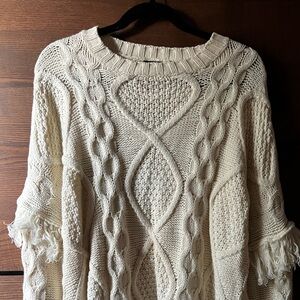 Sweater White/ivory with fringe
